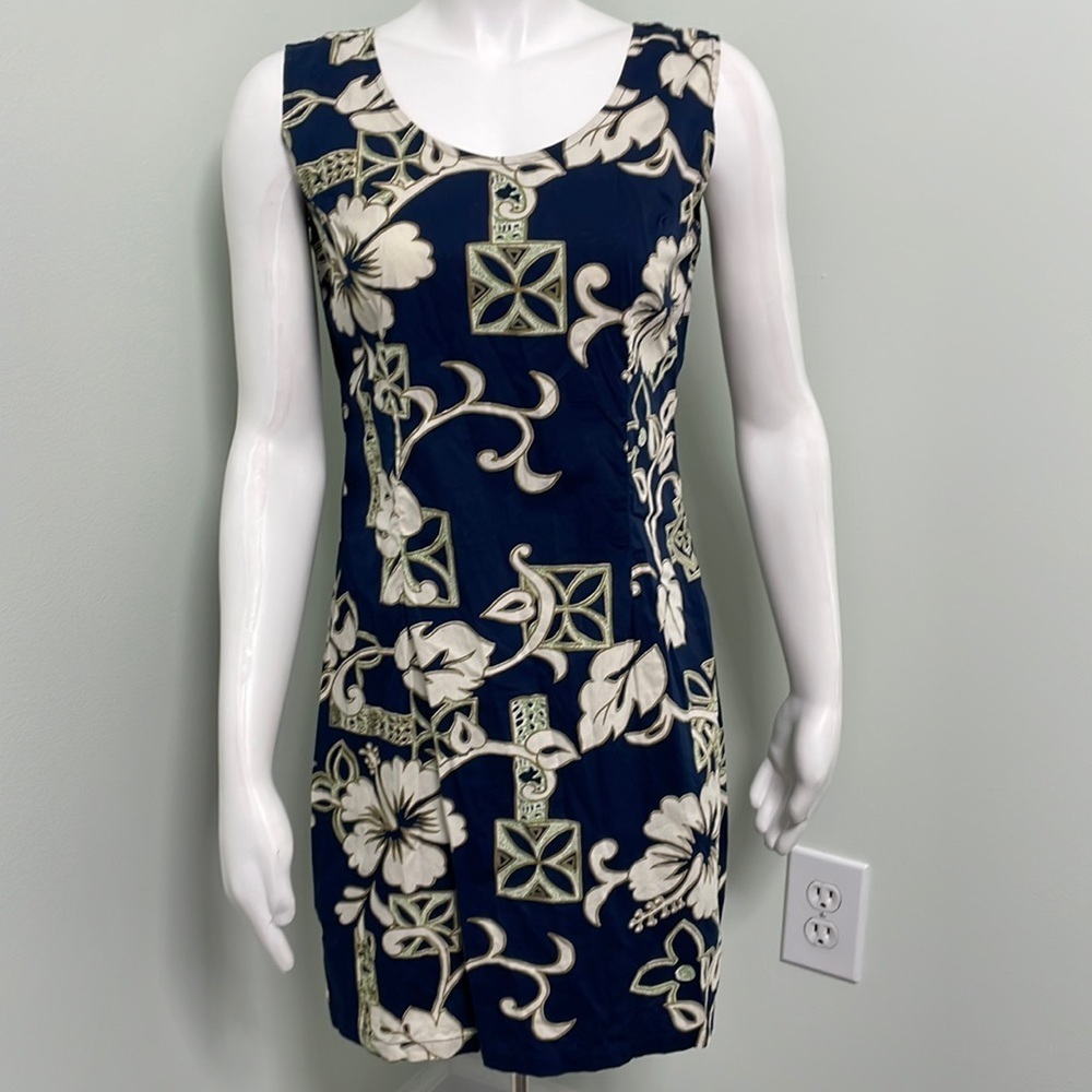 Hilo Hattie’s sleeveless dress